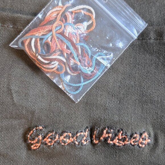 New York & Co Super High-Waisted Short – UNIQUE EMBROIDERY DESIGN - Picture 5 of 7